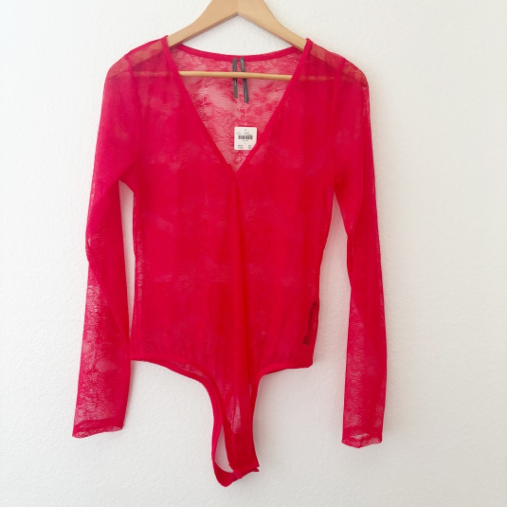 Anthropologie Deep V-Neck Lace Bodysuit Size Large NWT‎